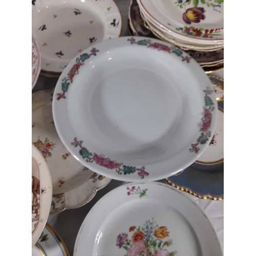 271 - A Very Large Selection of Mixed Plates in Various Designs.