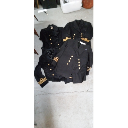 414E - A Royal Navy Lieutenant Commanders Dress Uniform.