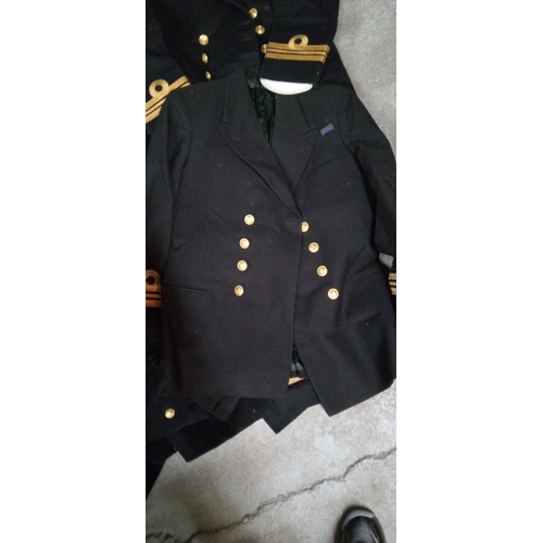 414E - A Royal Navy Lieutenant Commanders Dress Uniform.