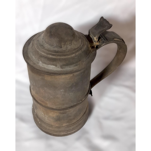 337 - A Collection of Pewter Items including 3 Lidded Tankards/Jugs and 4 Smaller Pewter Tankards. 

Large... 