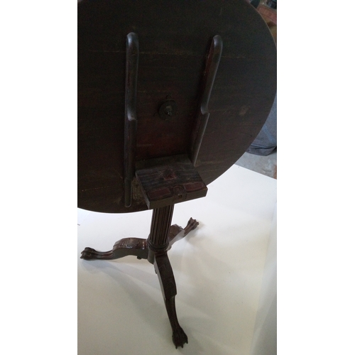 758 - A Round Tilt Top Table with ball And Claw Feet On Tripod Legs.
73cm High, 73cm Wide, 73cm Deep