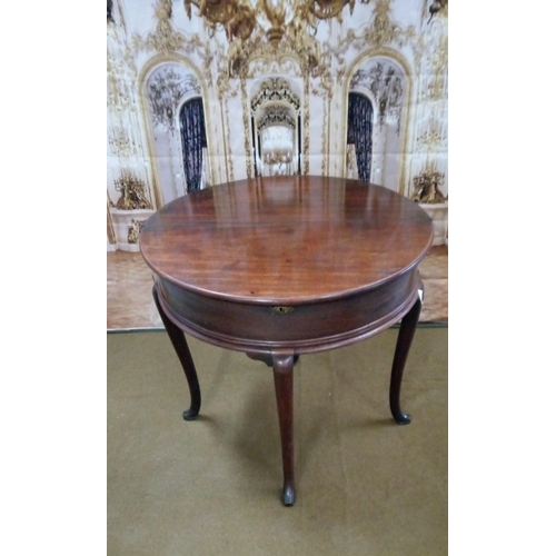 400 - Georgian Irish mahogany demi-lume fold out circular tea table
Damage to trim as pictured
69cm high 7... 