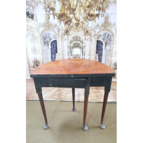 401 - Georgian Tea Table with Mahogany inlay.
Some damage as pictured.
74cm high 78cm wide 40cm deep when ... 