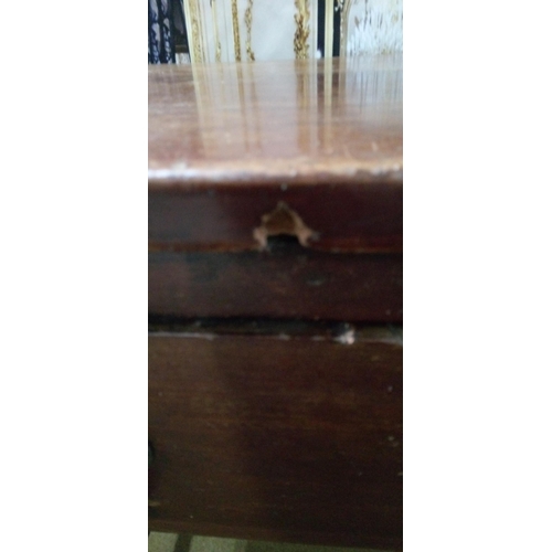 402 - English one drawer table, with Brass drop handles,
Slight damage as pictured.
73cm high 82cm wide 41... 