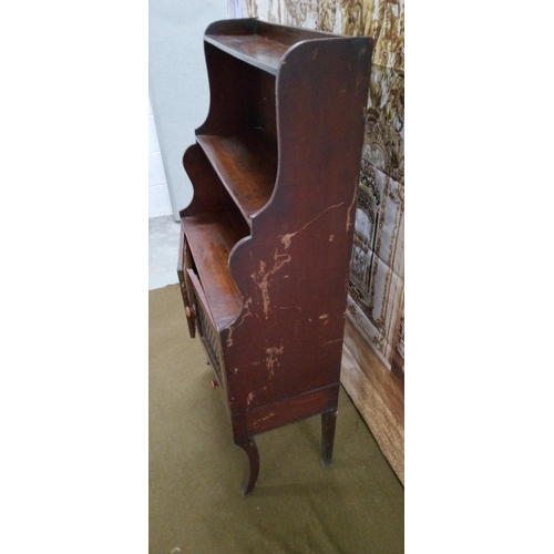 405 - Small Georgian Waterfall Bookcase fitted with wire grilled doors, damage as pictured.
123cm high 63c... 