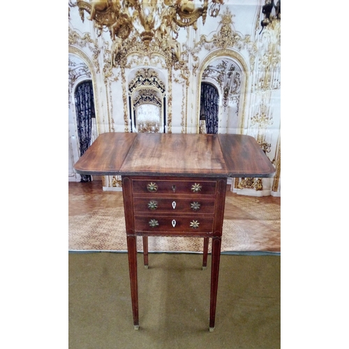 412 - Regency Small drop leaf mahogany table (Missing some furniture and escutcheon)
70cm High  64cm wide ... 