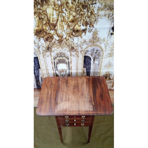 412 - Regency Small drop leaf mahogany table (Missing some furniture and escutcheon)
70cm High  64cm wide ... 