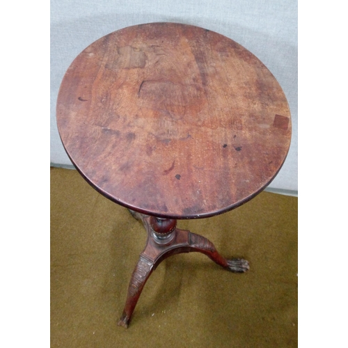 431 - A Georgian tripod Table with oval top and heavily carved  legs and base. central column has been rep... 