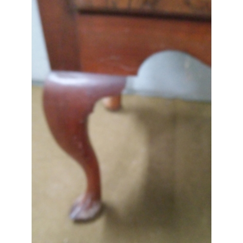 432 - A 19th Century Queen Anne Style Lowboy on cabriole legs with Pad feet.
Damage as pictured.
74cm high... 