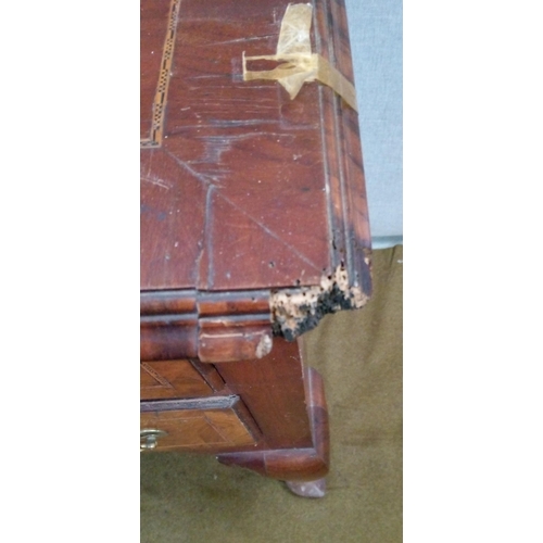 432 - A 19th Century Queen Anne Style Lowboy on cabriole legs with Pad feet.
Damage as pictured.
74cm high... 