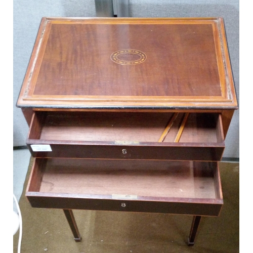 442 - An Edwardian Side/Bedside Table with inlay top,
damaged as pictured.
74cm high, 47cms wide,
32cms de... 