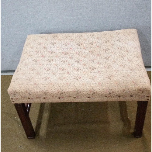 447 - A large Georgian Dressing Stool with tapestry top depicting flowers.