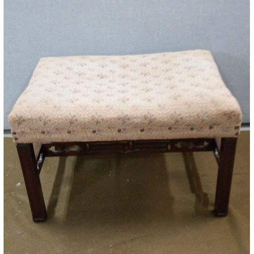 447 - A large Georgian Dressing Stool with tapestry top depicting flowers.