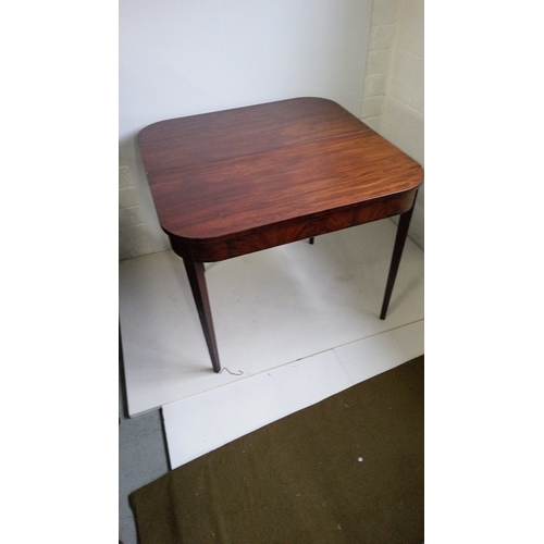 769 - An  Extending Antique Tea Table
74cm High,92cm Wide, 46cm Deep