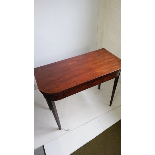 769 - An  Extending Antique Tea Table
74cm High,92cm Wide, 46cm Deep