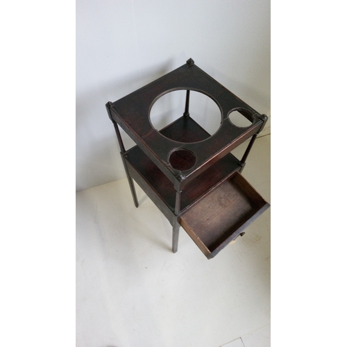 770 - An Antique Wash Stand With Damage To Top Asd Pictured.
76cm High,34cm Wide, 34cm Deep