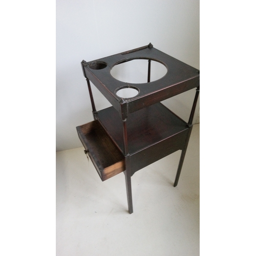 770 - An Antique Wash Stand With Damage To Top Asd Pictured.
76cm High,34cm Wide, 34cm Deep