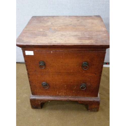 451 - An Antique bedside Commode.
50cm high ,47cm wide, 40cm deep