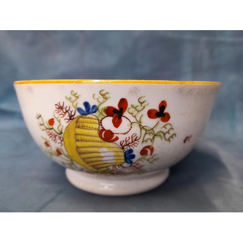 555 - A Part Tea Service of Yellow Shell Pattern c1790 comprisign of 6 Saucers, 7 Cups, a Milk Jug and a B... 