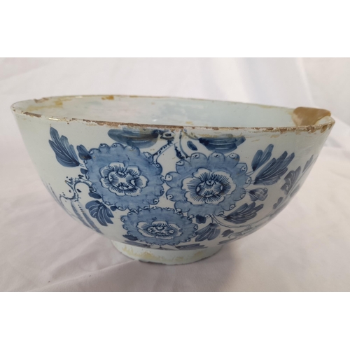 250A - A Mixed Lot of Oriental Blue and White Chinaware including Dipping Bowls, Side Plates, Serving Bowls... 