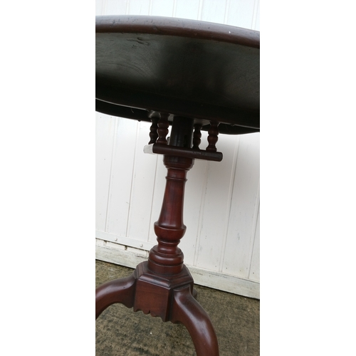 933 - Georgian Tilt Top Table on Turned Centre with Tripod Legs with Pad Feet