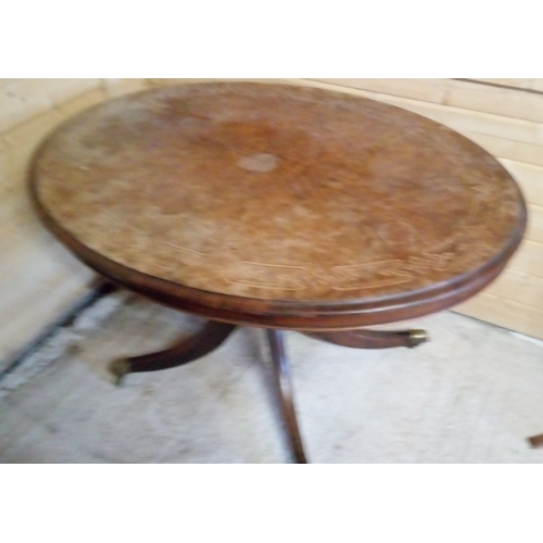 939 - Inlaid Burr Walnut Oval Table on Centre Column with Splayed Legs on Brass Castors 70cm x 124cm x 90c... 