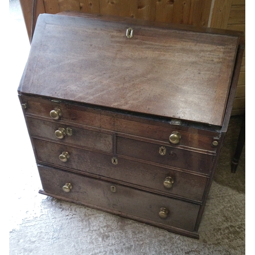 959 - Antique Writing Bureau , with lockable drawers and pull out support . Compartmentalised Interior wit... 