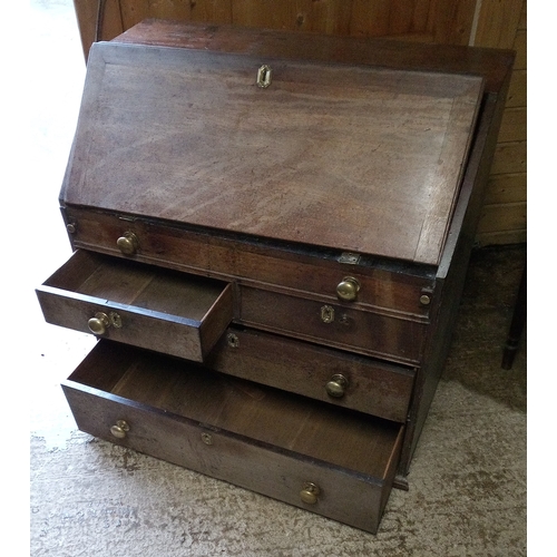 959 - Antique Writing Bureau , with lockable drawers and pull out support . Compartmentalised Interior wit... 