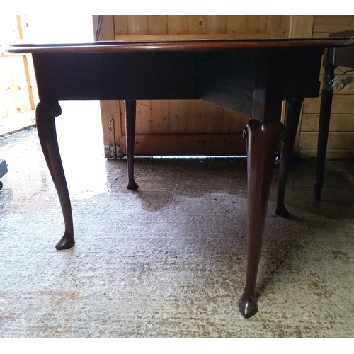 960 - Antique Round Drop Leaf Table with 4 x Scroll Splayed Legs and Feet 71cm x 103cm x 37cm Closed, 122c... 