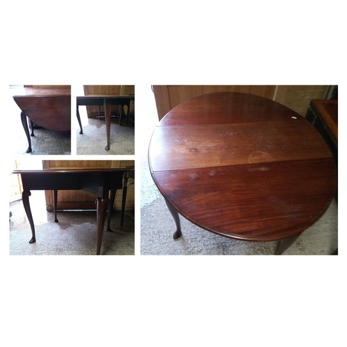 960 - Antique Round Drop Leaf Table with 4 x Scroll Splayed Legs and Feet 71cm x 103cm x 37cm Closed, 122c... 