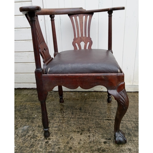 966 - A Beautiful Georgian Corner Chair with Leather Seat 79cm x 75cm x 48cm