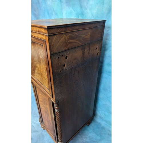 793 - An Antique Flame Mahogany 2 Door Cabinet 99 x 39 x 40cm