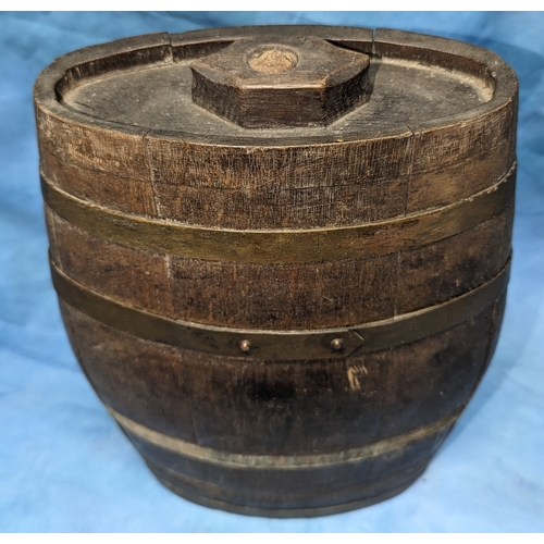 127 - An antique flat barrel - 34x 20 x 10cm