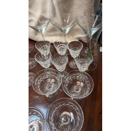 569 - A Selection of Vintage Glassware/ Crystal inc. Wine Glasses, Sherry Glasses and Sundae Dishes