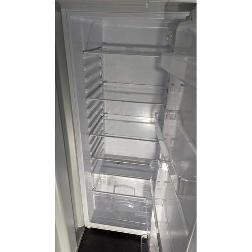 804 - A Currys Essentials Fridge 144 x 55 x 55cm