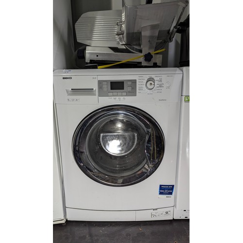 806 - A Beko XL9 9kg Washing Machine