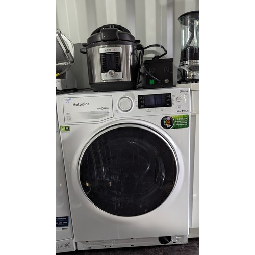 807 - A Hotpoint Ultima Washing Machine