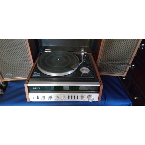 885 - Sony HP-511 stereo with a pair of Sony SS-510 speakers