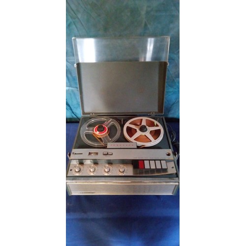 881 - Fergusson portable reel to reel player