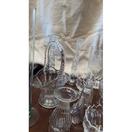 315 - A selection of antique and vintage crystal and glass items including: Vase, basket, apple, wine pour... 