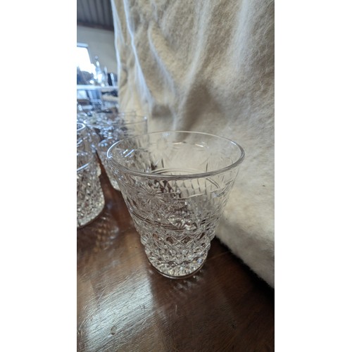 389 - 6x antique crystal glasses