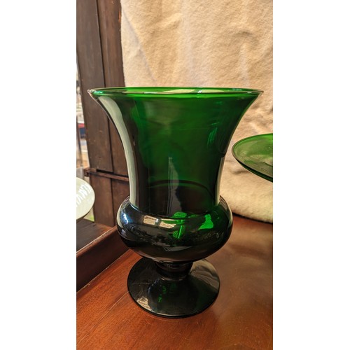 318 - Green glass vase (27cm) and bowl (20cm) -