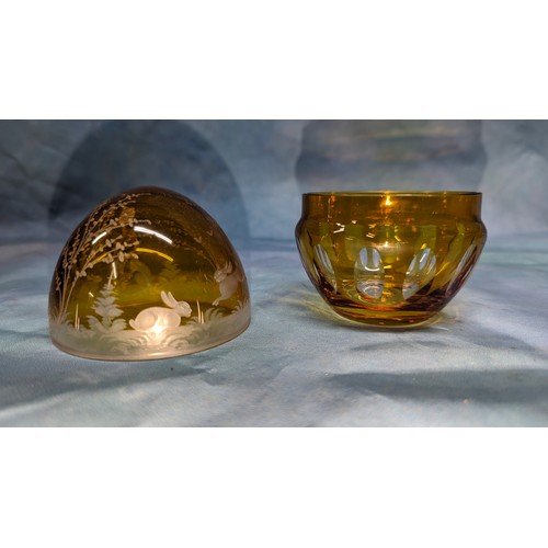 252 - A Glass Engraved Egg Container - MPB Paris 10cm