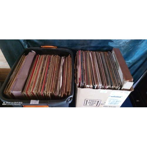 898E - A Large Quantity of Easy Listening LP's