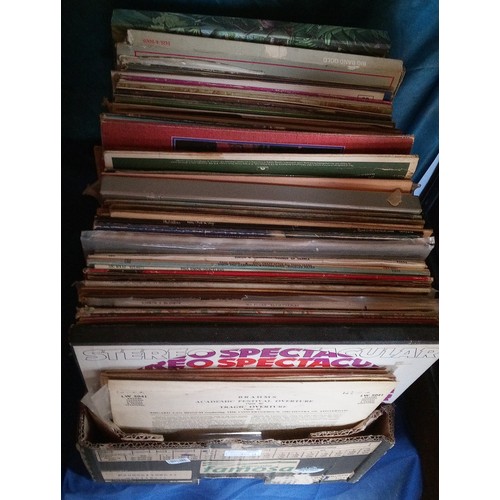 898H - A Large Quantity of Easy Listening LP's