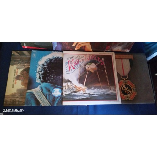 899D - Bob Marley Legend, Enya, ELO , War of the Worlds and Bob Dylan LP's