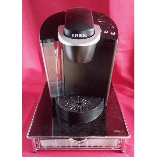 896 - Keurig coffee maker with bottom tray