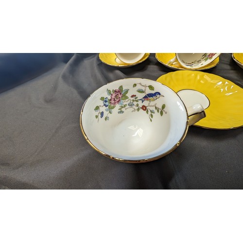 511 - Vintage Aynsley Yellow Teacups and Saucers x 6 ( 1 chip to rim of 1 cup as pictured)