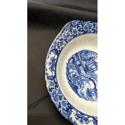 578 - A Collection of Blue and White English Scenes Chinaware