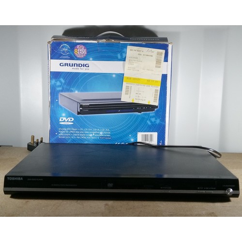 906 - Toshiba DVD Player & SD270EKB Grundig DVD Player